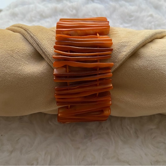 Woman’s Beautiful Deep Shades Of Orange Stretch Bracelet Wrist Cuff NWOT - Picture 2 of 5